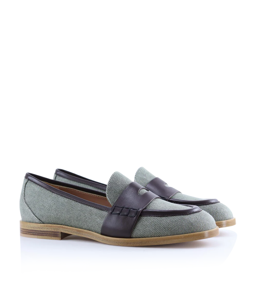Blondie loafers, kaki jeans - Image 3